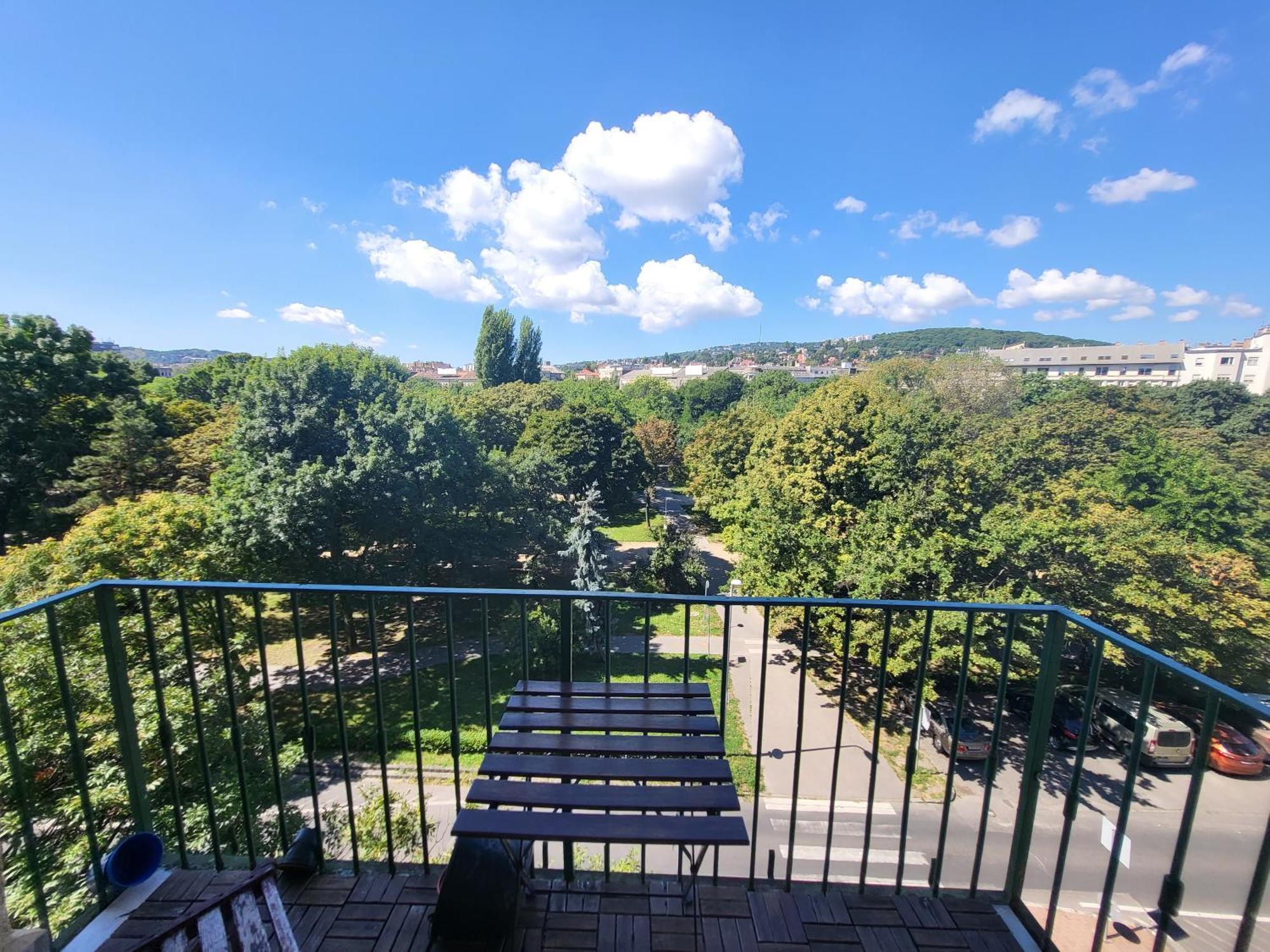 Sunny Panorama Flat Near Castle With Balcony Appartement Boedapest Buitenkant foto